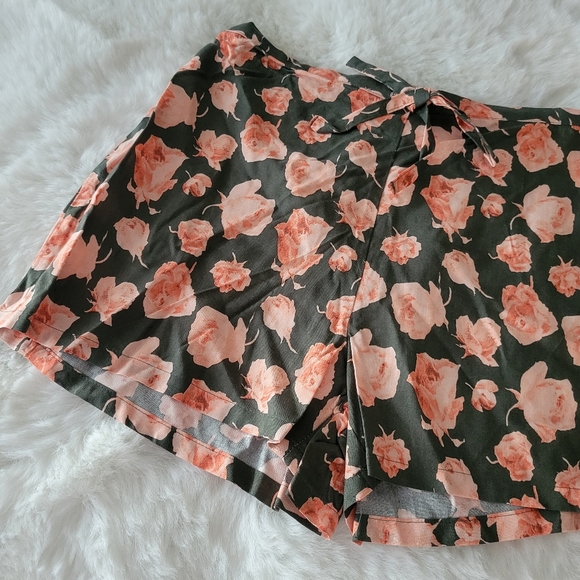 🧡CALVIN KLEIN BRAND NEW SLEEP SHORTS SIZE S - Picture 2 of 3